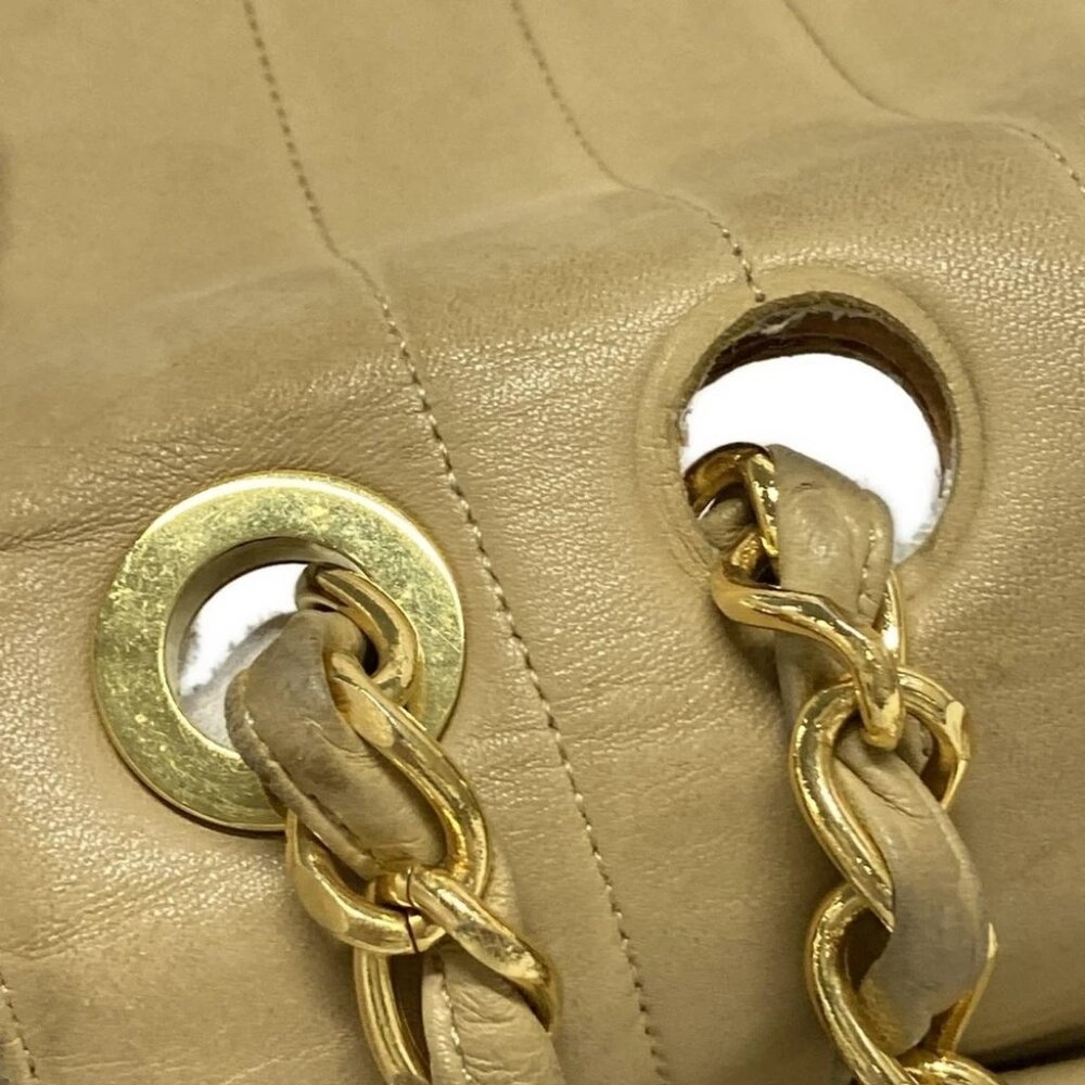 CHANEL New Mademoiselle - Beige Lambskin Shoulder Bag Gold hardware - Picture 8 of 15